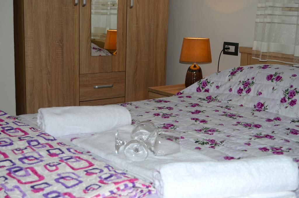 Apartments Sirena Ulcinj Kültér fotó